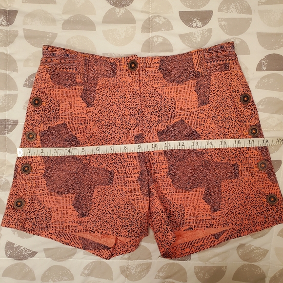 Cartonnier all over textured shorts - Picture 8 of 8